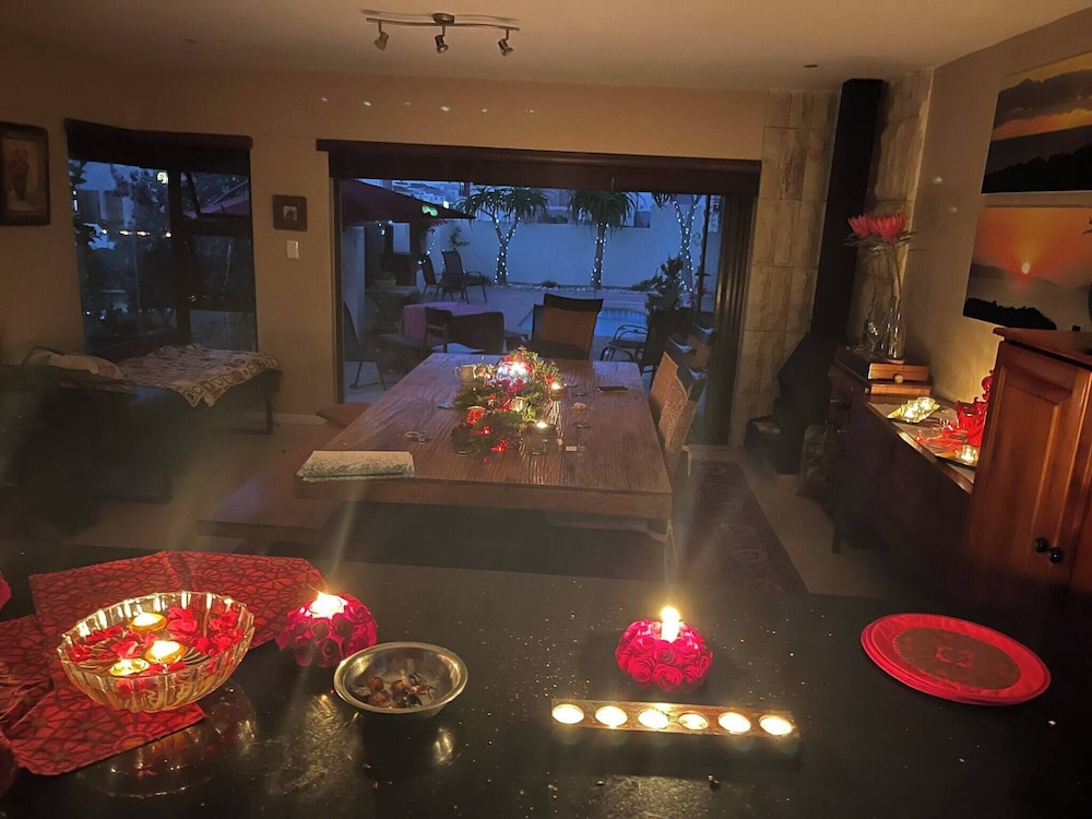 Whispering Waves - Serene Langebaan Getaway With Breathtaking Views