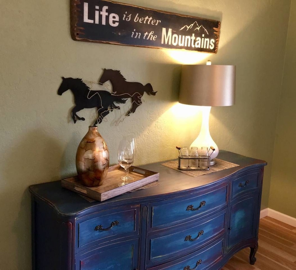 Racing Horse Ranch and Guest House with Golf view 4