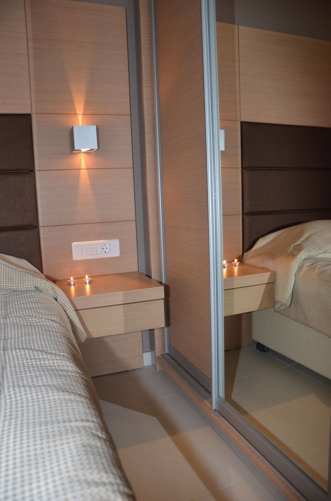 Kymothoe Elite Suites photo 3