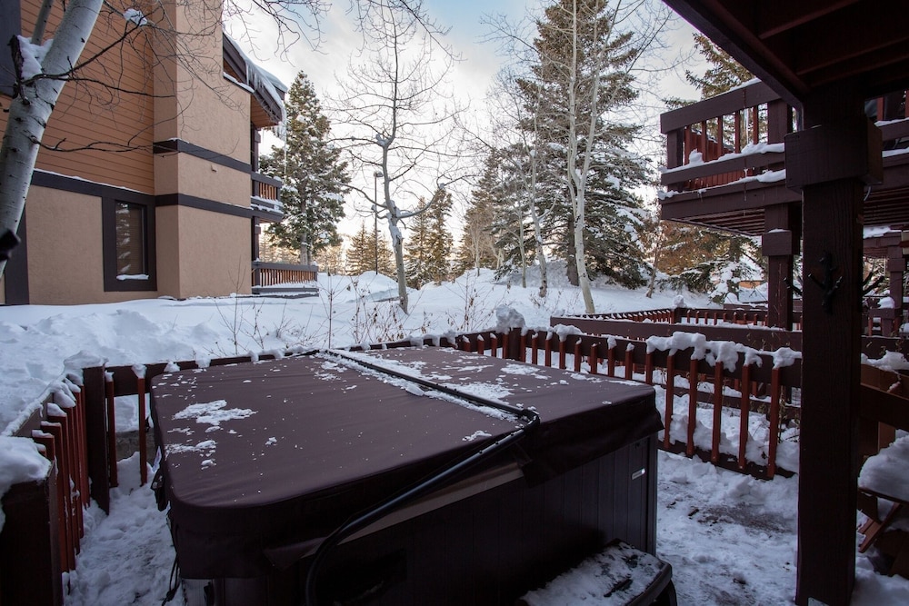 Ridgepoint at Deer Valley Resort - Three Bedroom with Hot Tub #124 3 Condo