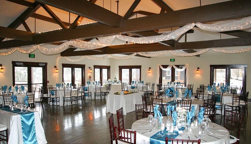Marys Lake Lodge Mountain Resort and Condos