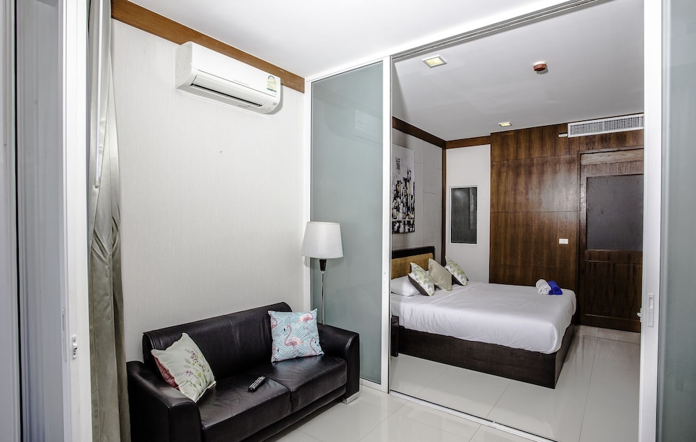 Q Kata Residence