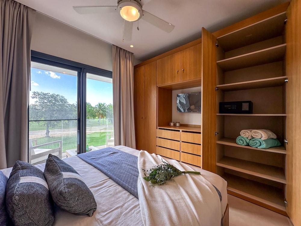 Fantastic new Golf View Apartment