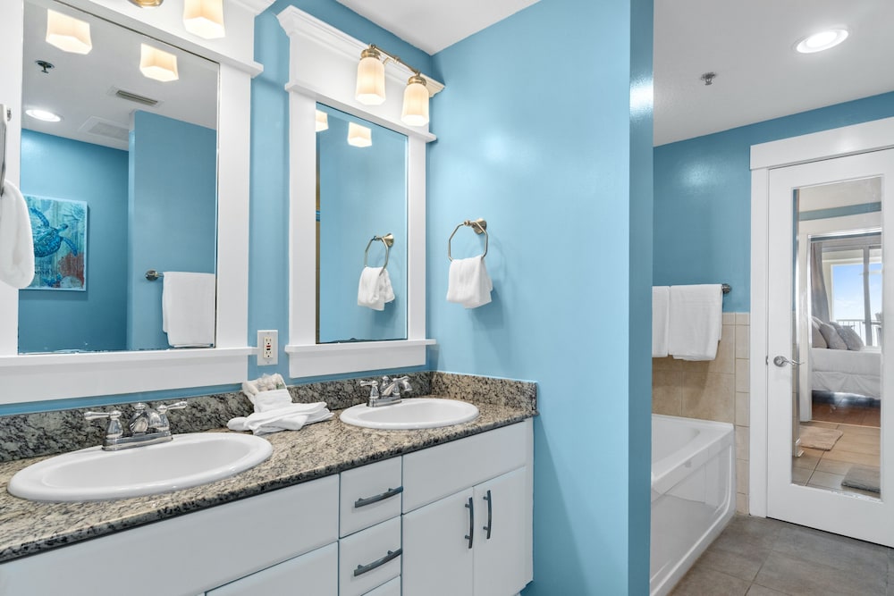 Grand Panama Beach Resort by Panhandle Getaways