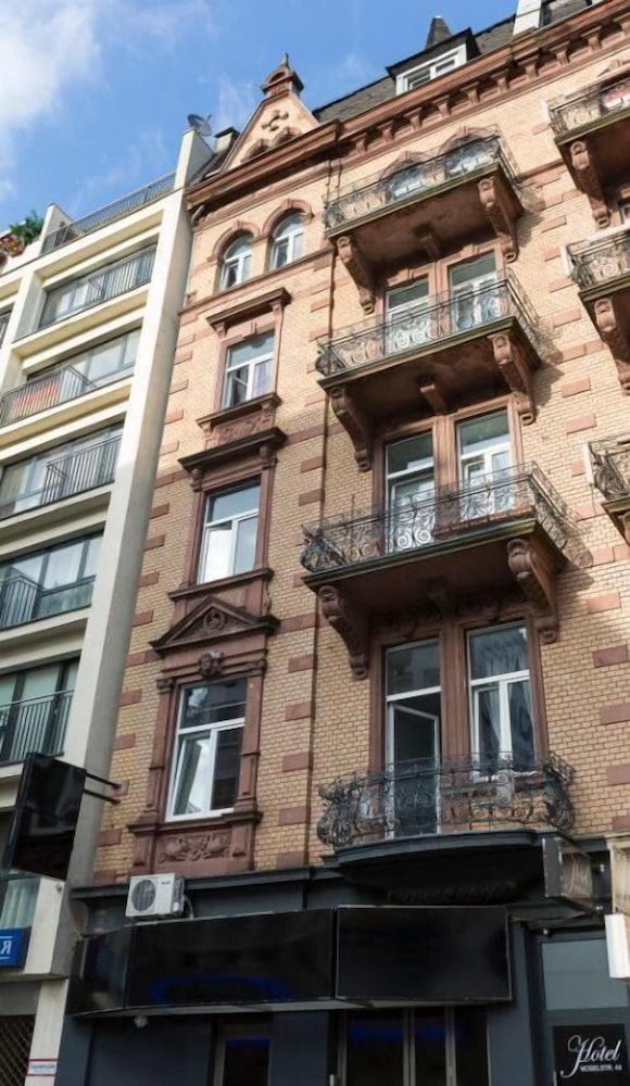 Frankfurt Vacations - Hotel Forty Four - Property Image 2