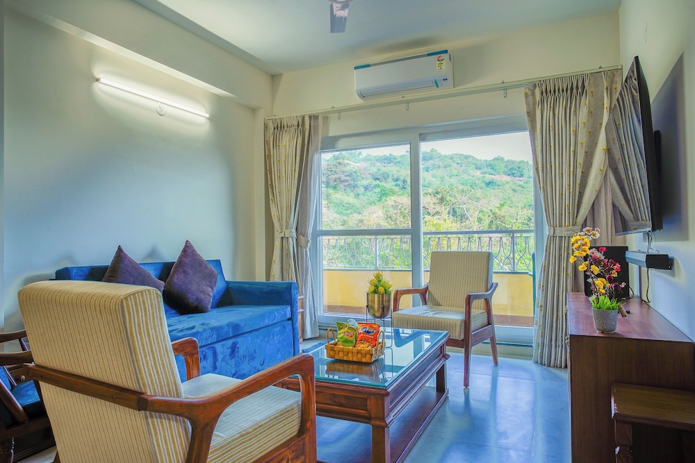 Alaya Stays Veera Marina 3 BHK Apartment
