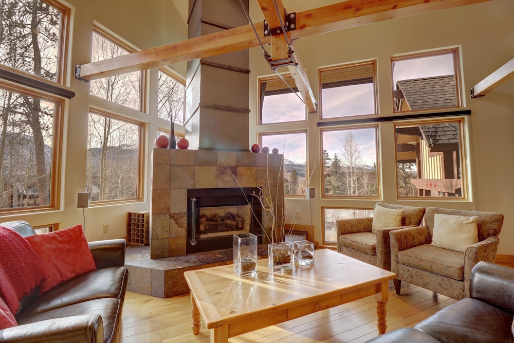 11 Stormwatch Circle 4br 3.5ba 4 Bedroom Home