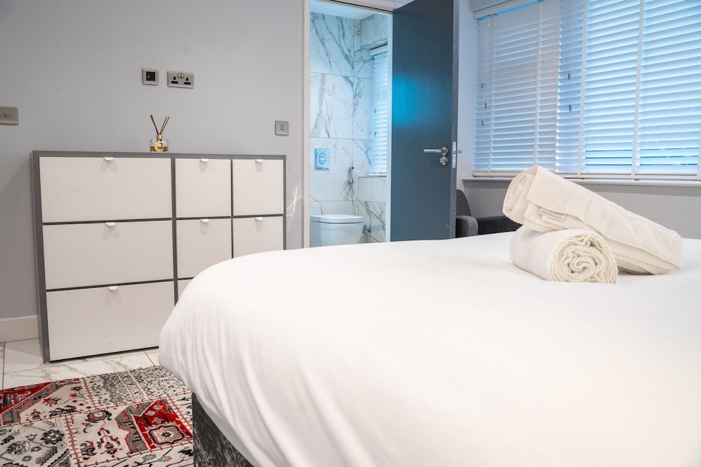 Stunning 2-bed Ground Floor Flat in Birmingham view 4