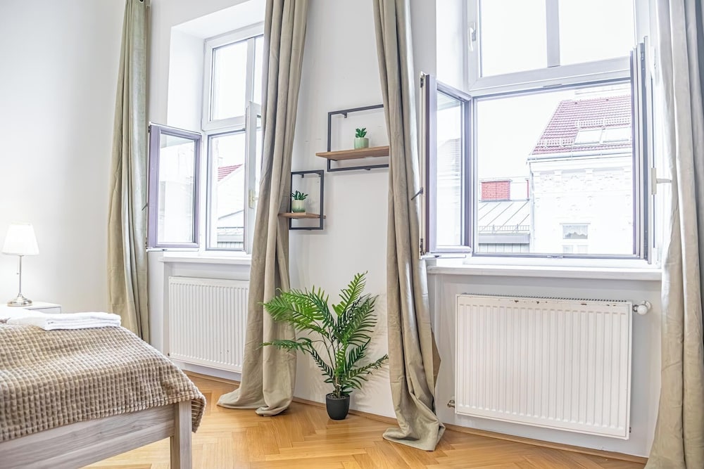 Modern 2BR City Apt Near Stadthalle