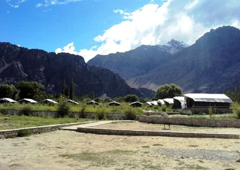 TIH Cold Desert Camp