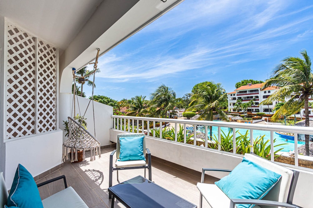 Serene Sosúa Retreat With the Biggest Pool in Sosua