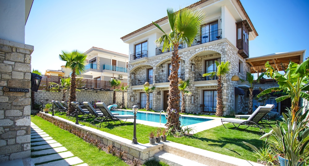 Hotel Avalon Boutique Hotel & Suites - Image 1