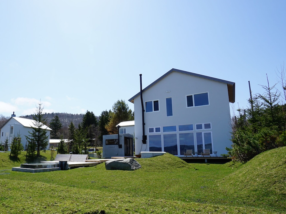 Sansui Lakeside Villa