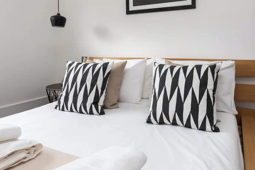 Bright & Stylish 2BD Flat - Brockley