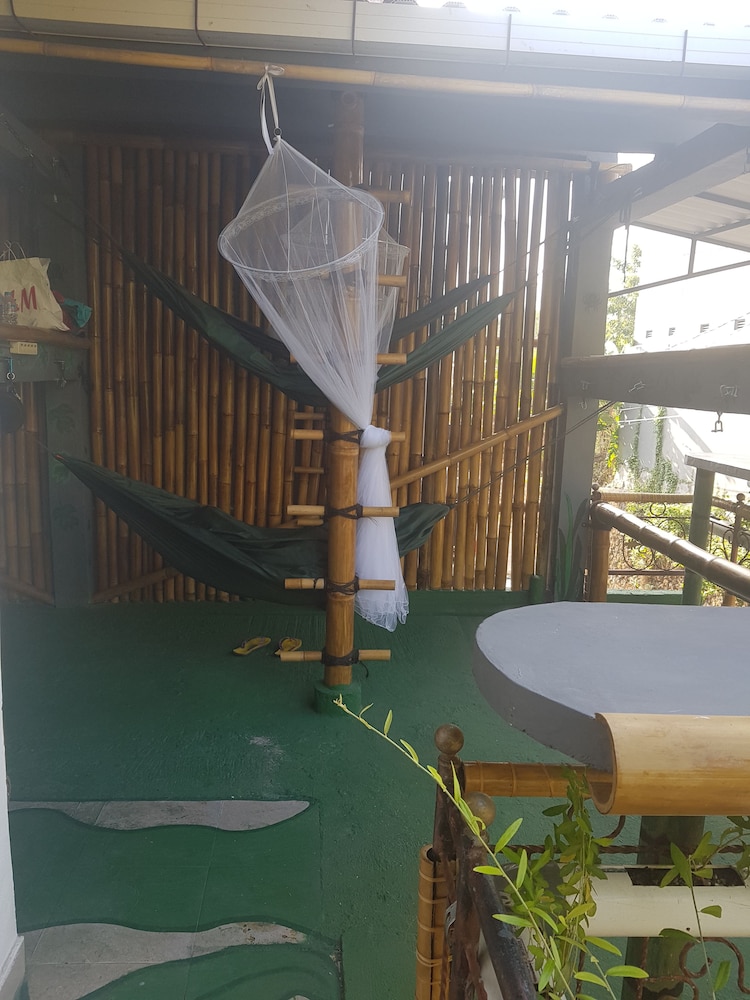 Twenty4Seven Bed & Breakfast - Hostel