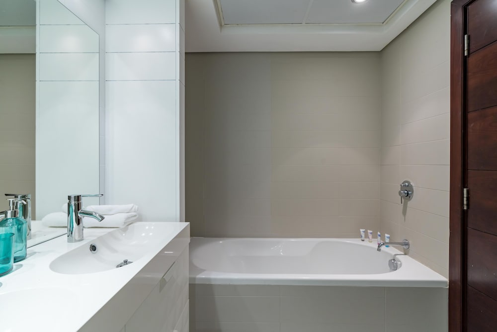 Lux BnB 2BD Amazing Burj View