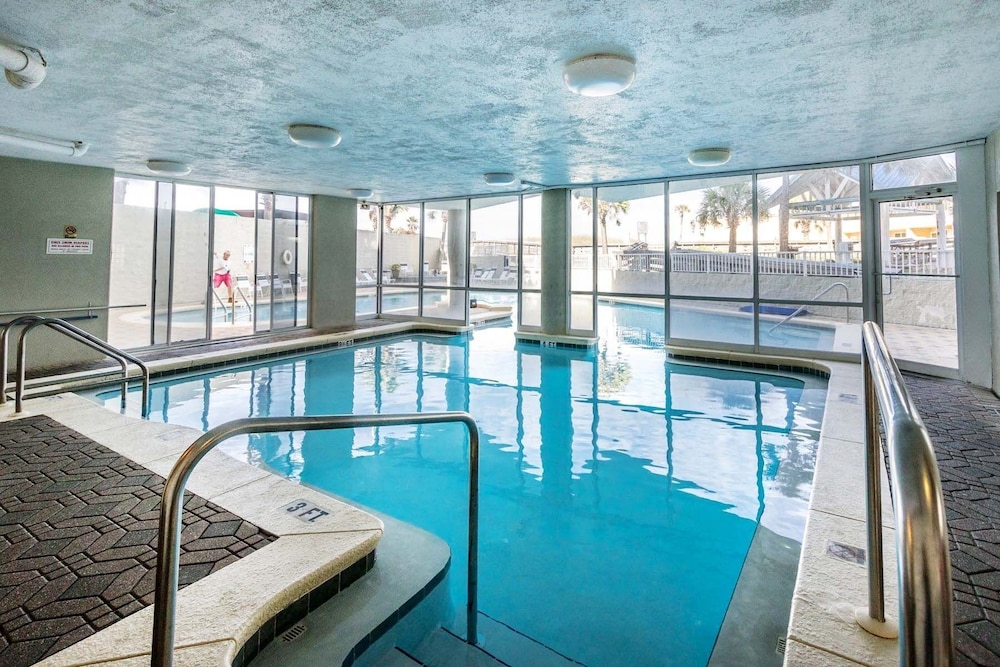 Seacrest 304 is a Gulfview 2 BR on Okaloosa Island by RedAwning view 4