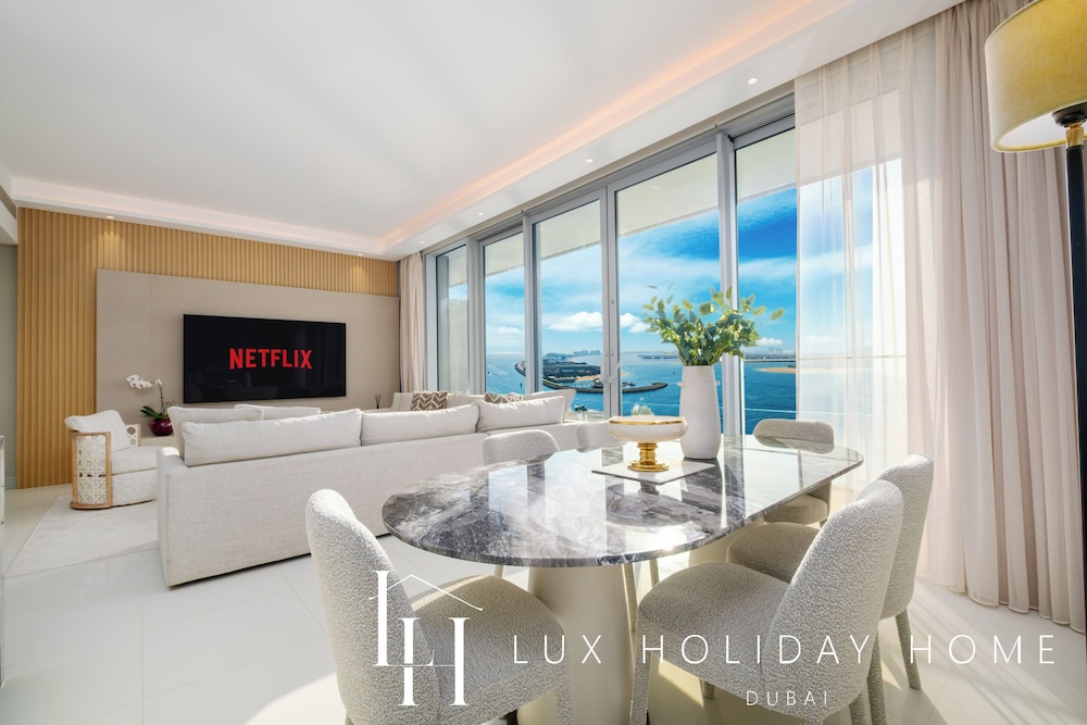 LUX The Atlantis View Luxury Beach Suite