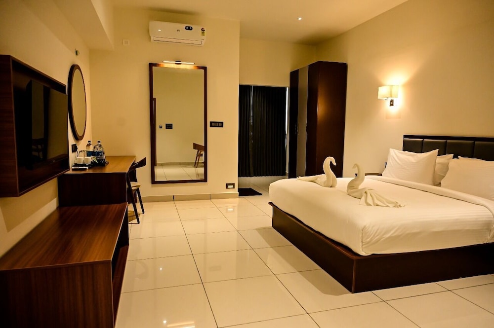 Hotel S S International