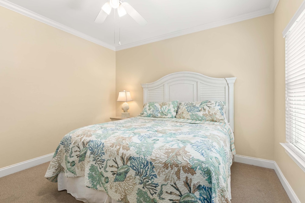 82 Van Horne Ave Unit B view 3