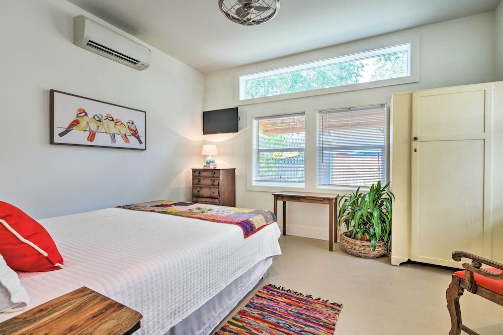 Walk to Beach From Chic Old Town Apartment w/ Yard view 3