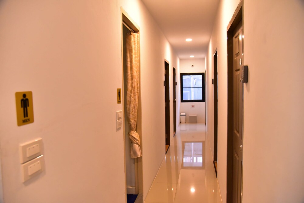 Inn Trog And Inn Soi - Hostel - Adults Only