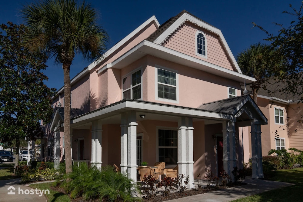 Magical Themed 3BR Townhouse Near the Parks