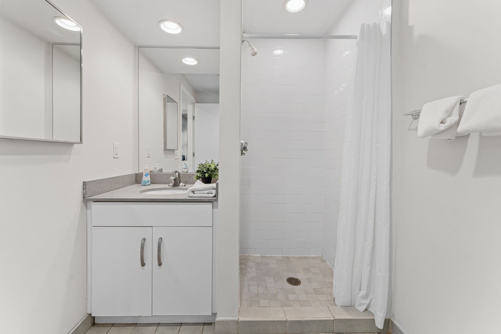 Furnished Apartment near BMC