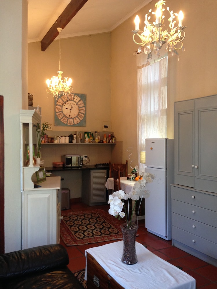 Waterhouse Guest Lodges 295 Indus Street