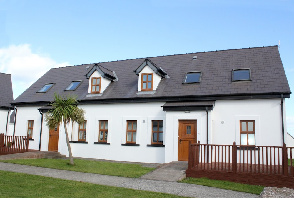 Hookless Holiday Homes