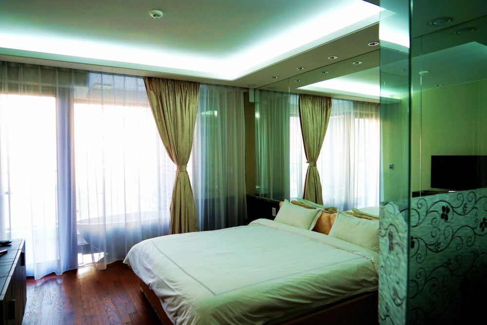 hotel room