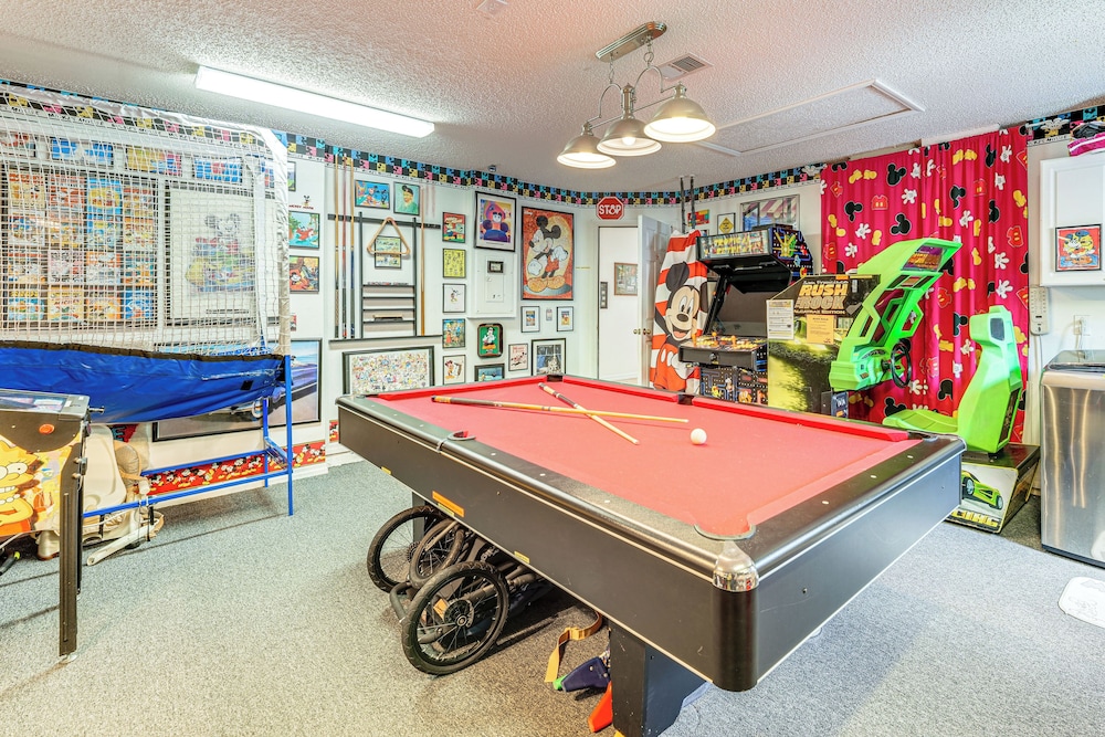 3 Mi to Disney World: Poolside Oasis w/ Game Room