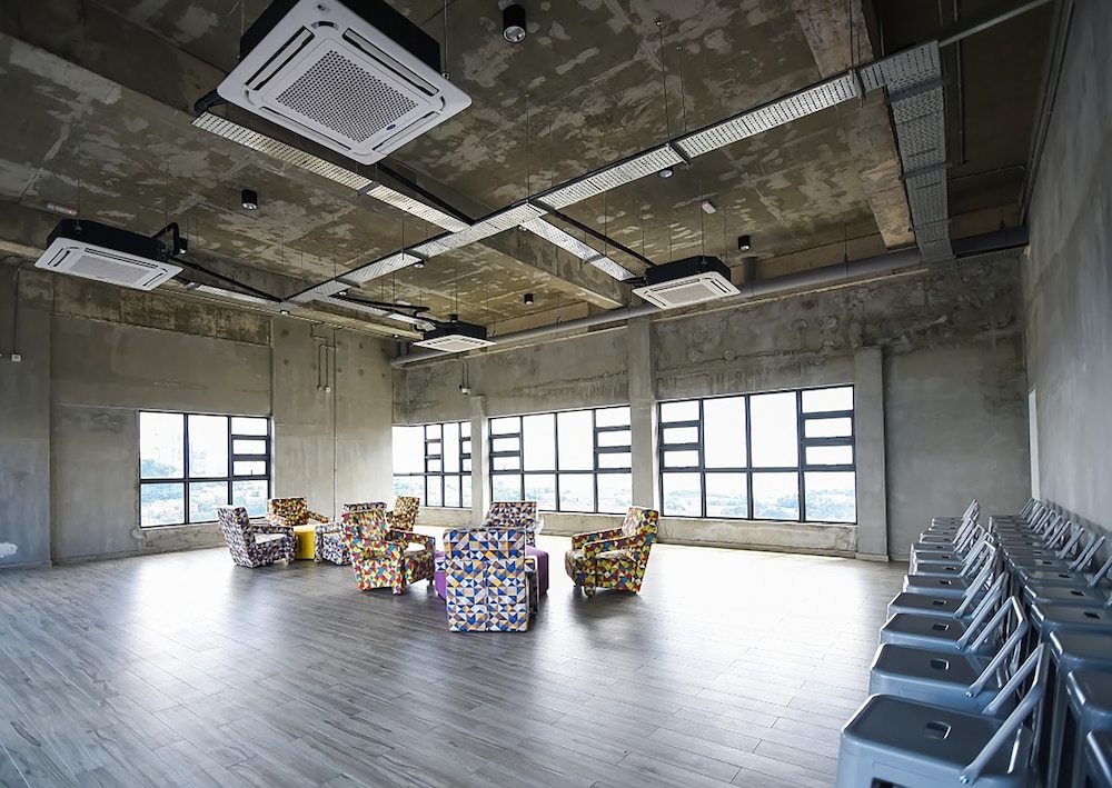 meeting & event spaces