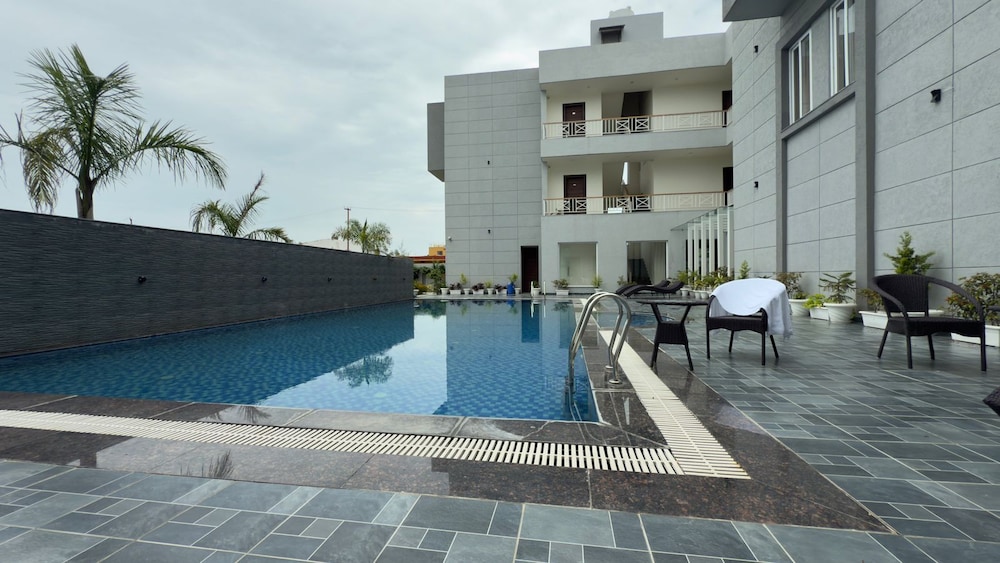Savanna Retreat By Mystical Views