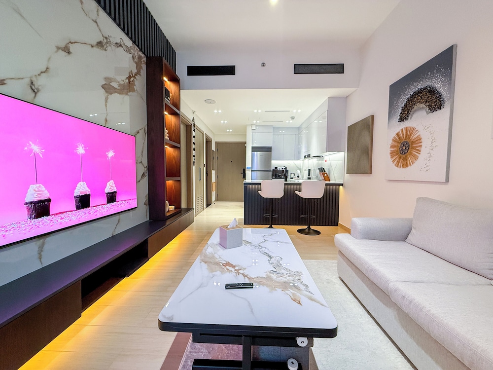 Luxury 1BR 2 Baths JVC