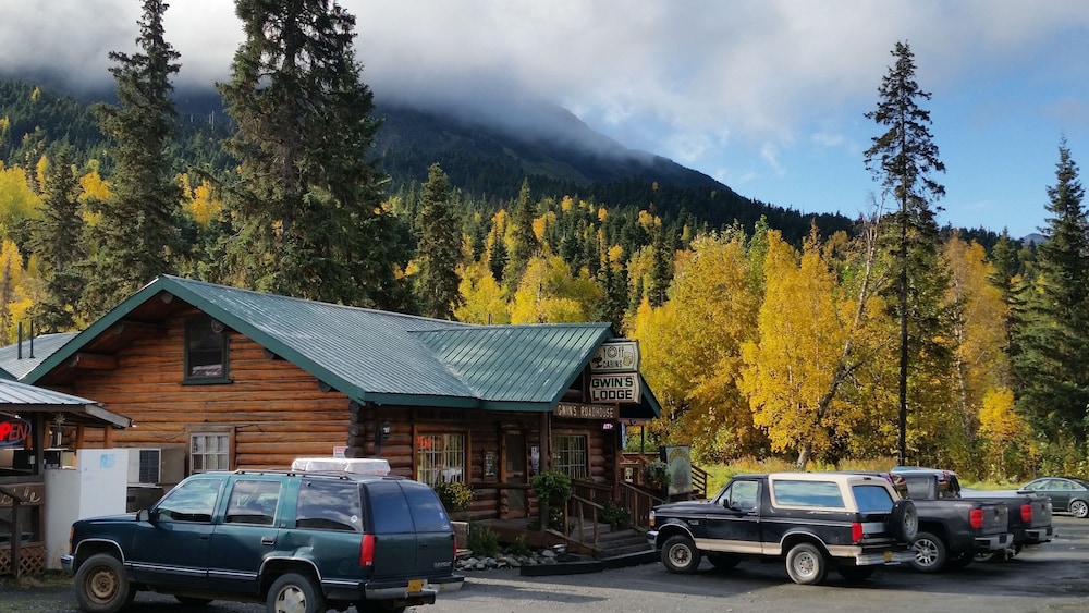 Gwin's Lodge & Roadhouse Est. 1952