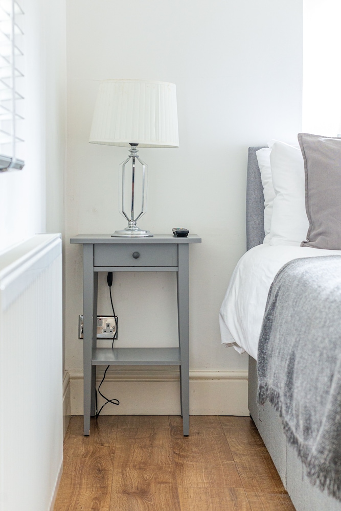 Luxury 2BDR apt Westcliffe Sleeps 4-6 view 2