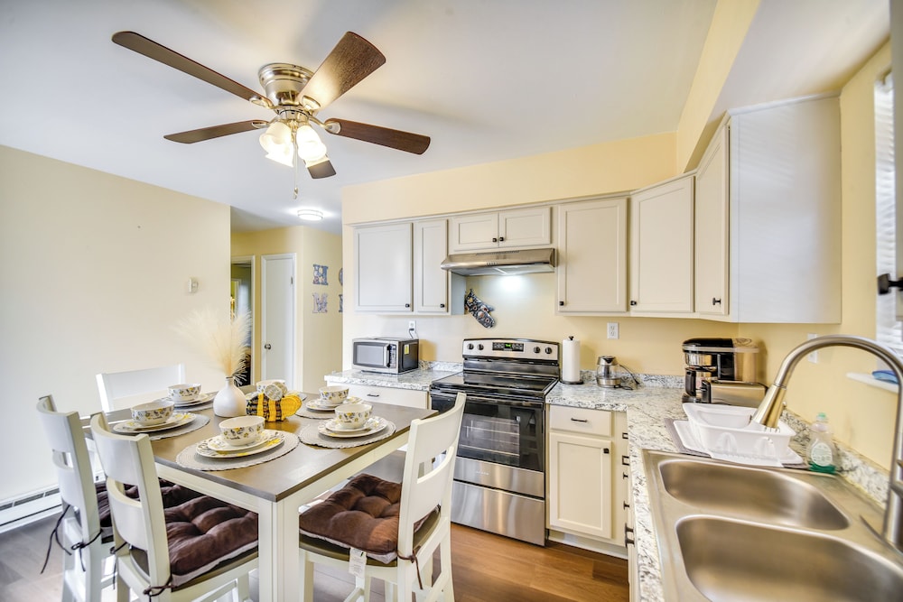 Explore & Relax! Norfolk Duplex < 1 Mi to Beach