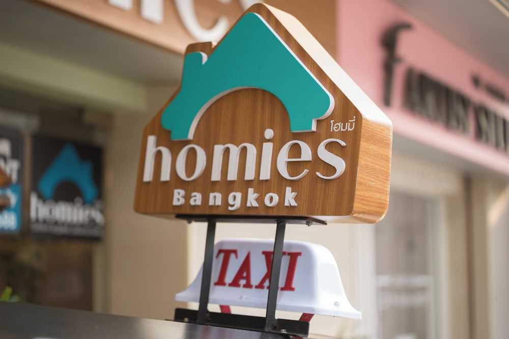 Homies Ratchada Hotel