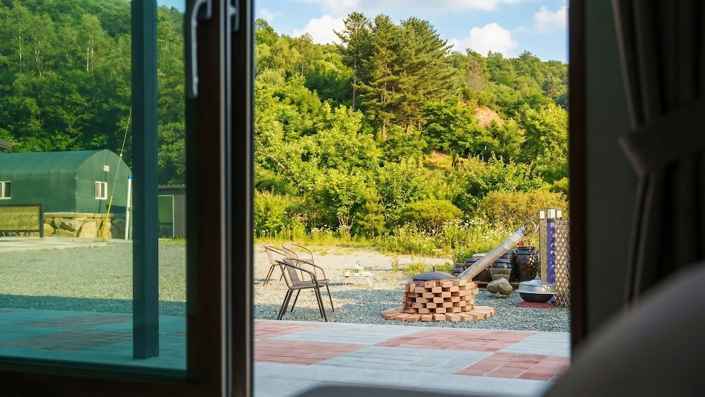 Hongcheon Vivaldi Four Seasons Pension