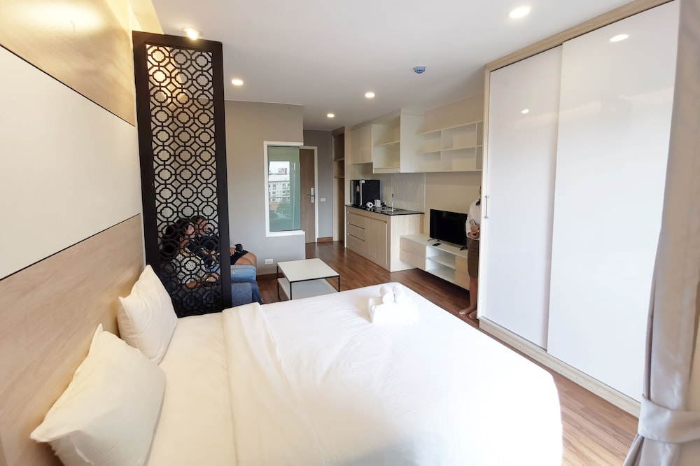 Homerent at Mountain Central Festival view 3