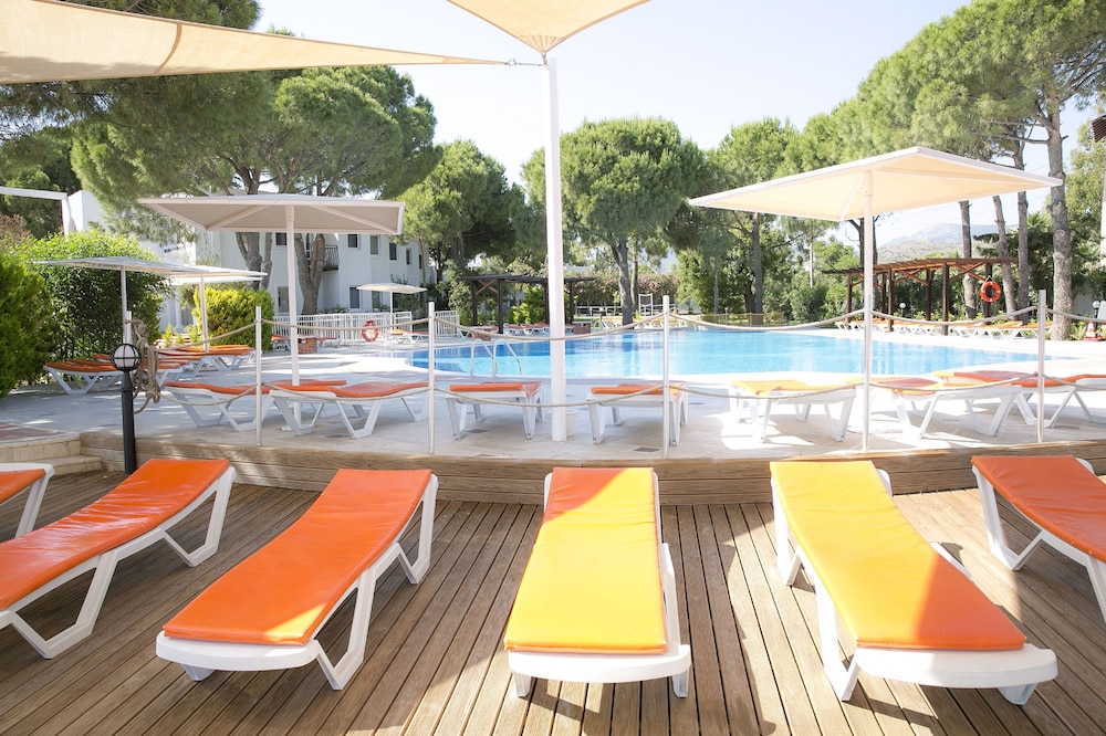Bodrum Sea Side Beach Club Otel - Image 44