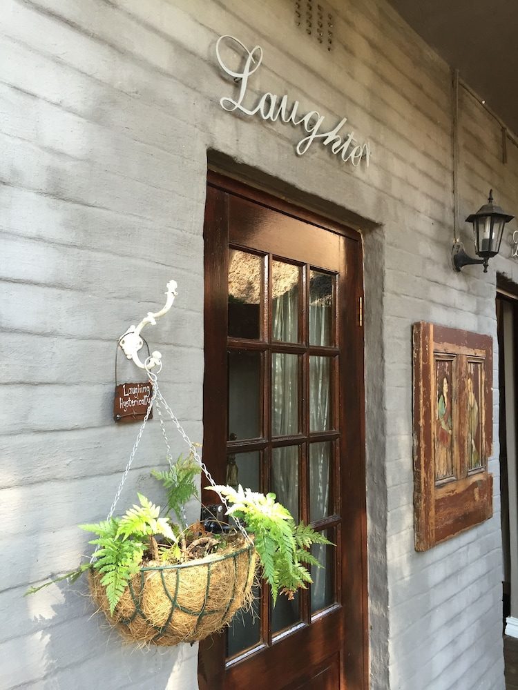 Waterhouse Guest Lodges 202 Lawley Street