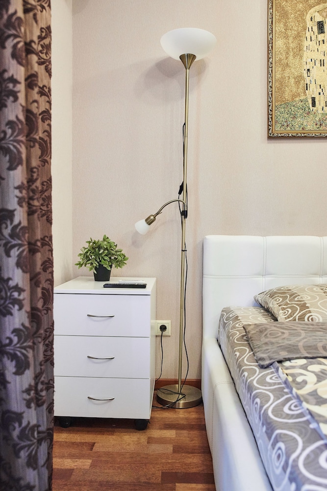 HotHos Hostel