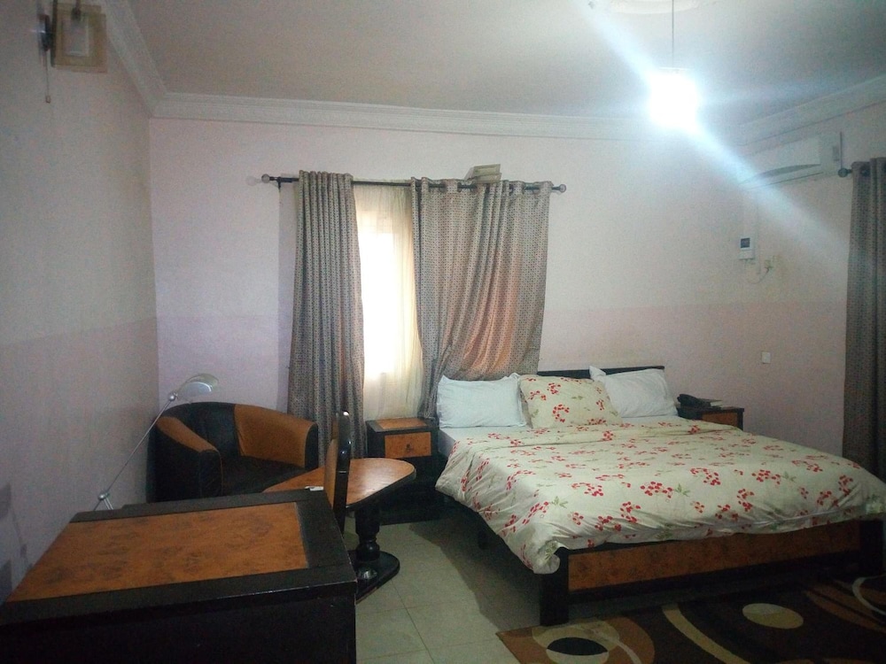Bayse One Executive Suites and Bar