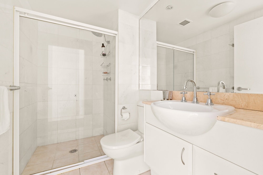 Spacious 2-bed, 2-bath Moments From Avalon Beach