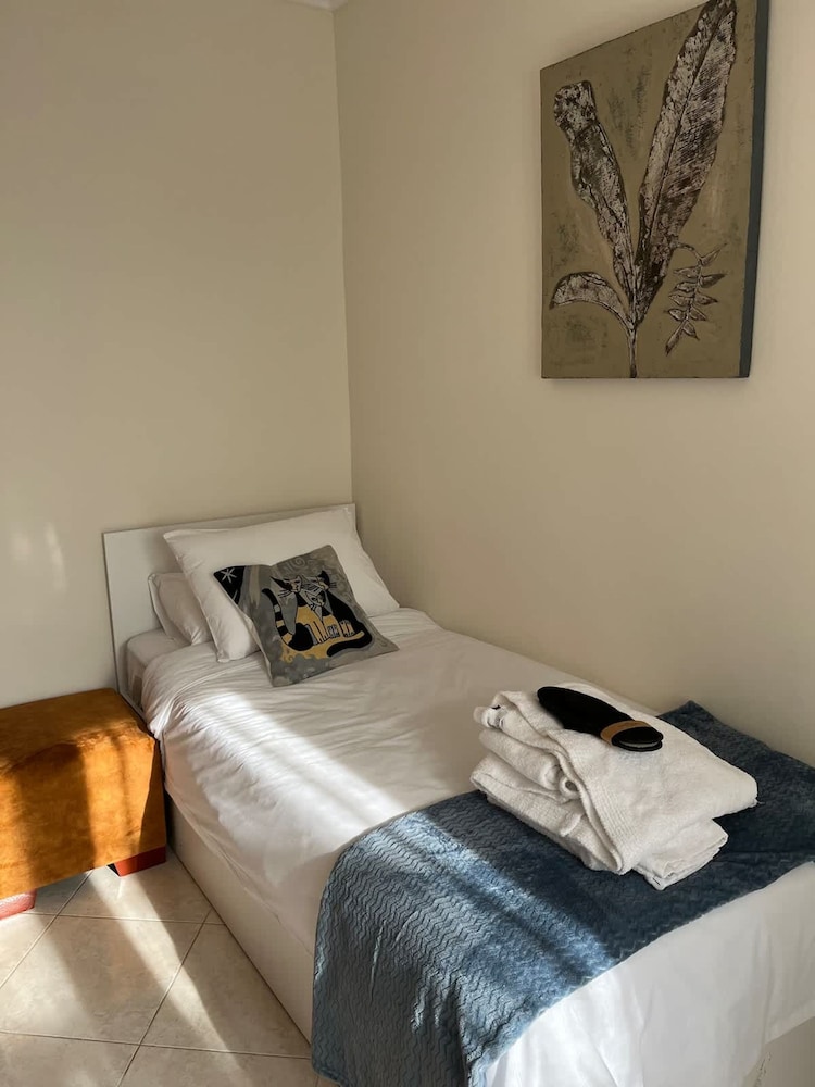 Cozy Apartment in Old Town Ano Polis