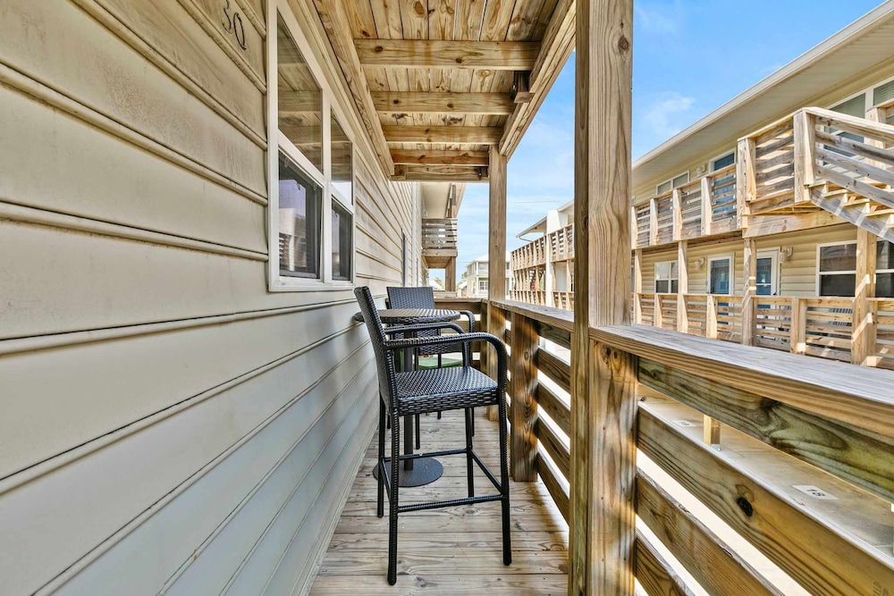 Three 2br Condos Walk to Beach Hangout