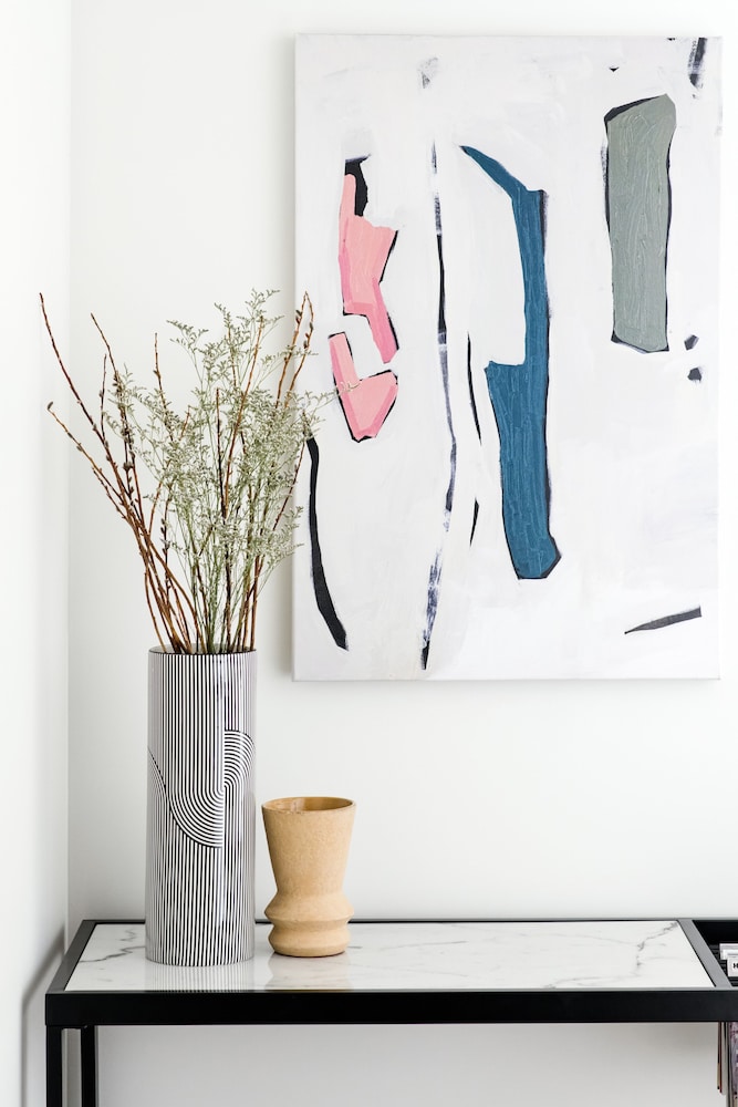 Elegant Studios and Apartments Montreal