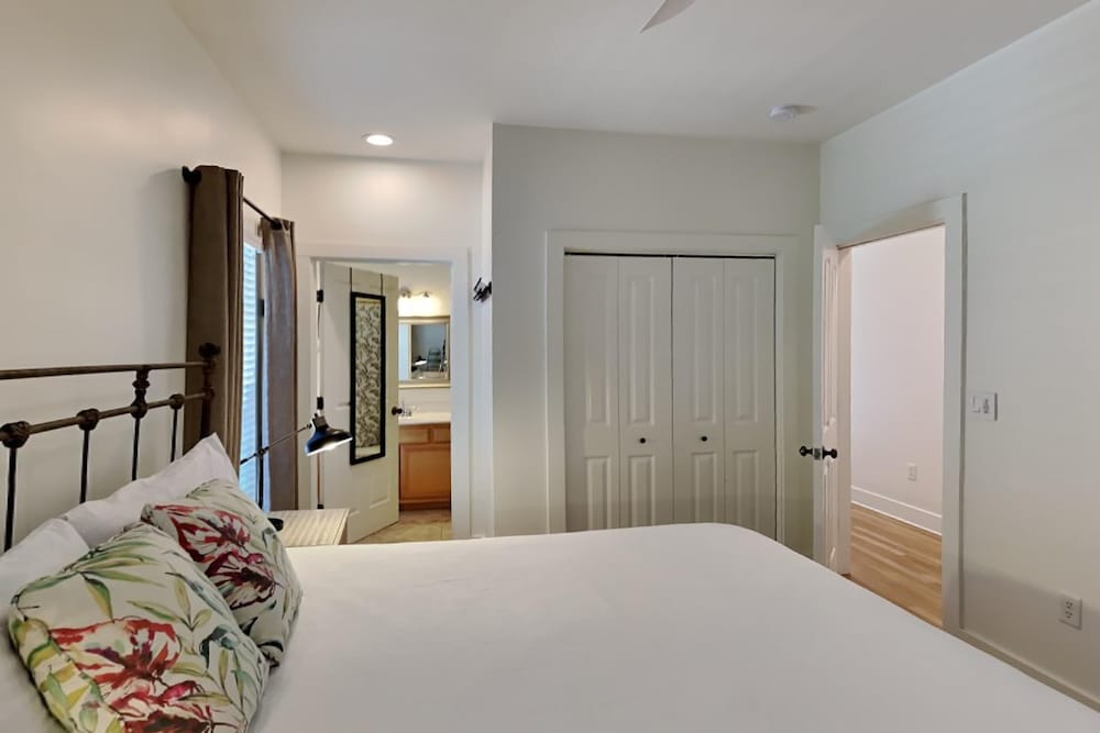 Key Lime Cottage view 4